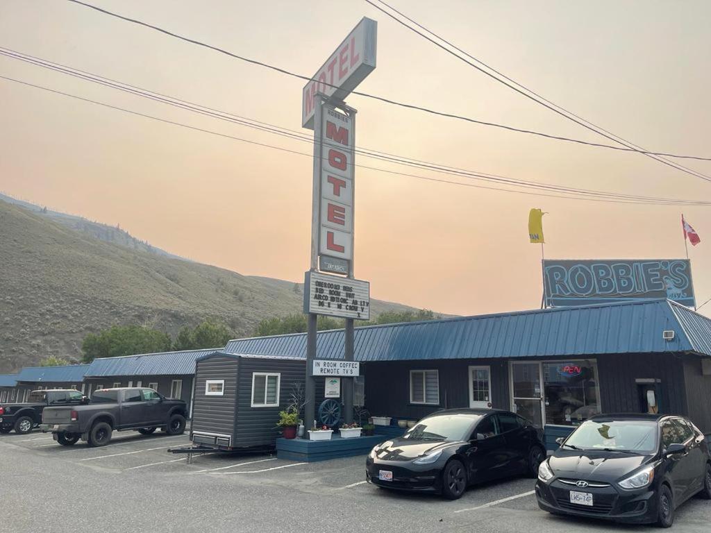 Robbie'S Motel Cache Creek Eksteriør billede